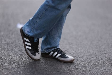 adidas samba schuhe waschen|Adidas Samba sanitizer tutorial.